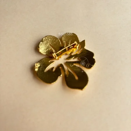 Shimmering Flower Saree Pin
