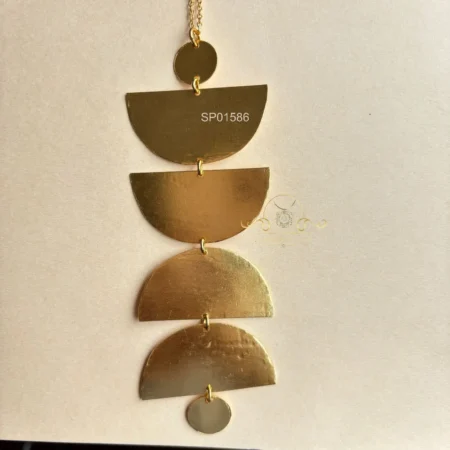 Modern Pendant in Chain