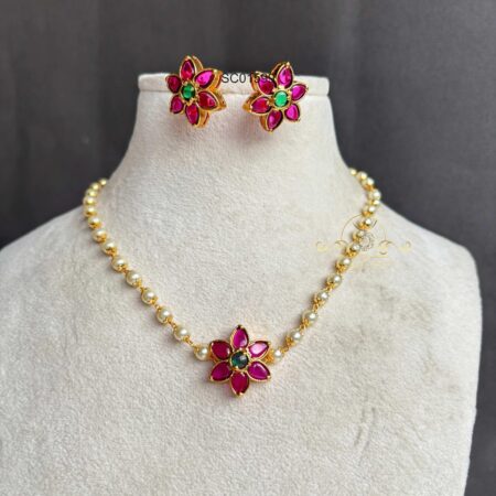 Pearl Chain with Kemp Stone Flower