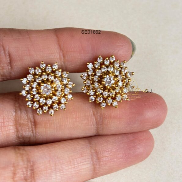 Shimmering AD Flower Pendant Set
