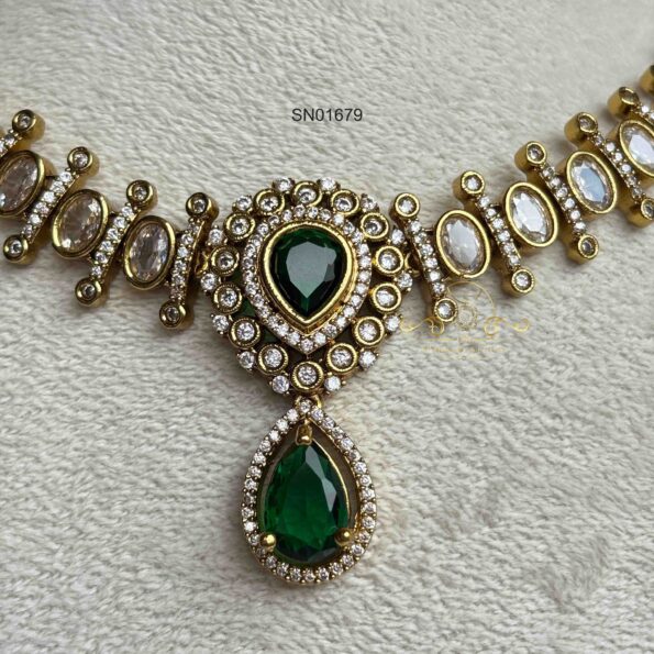 Oval Uncuts with Emerald Stone Necklace