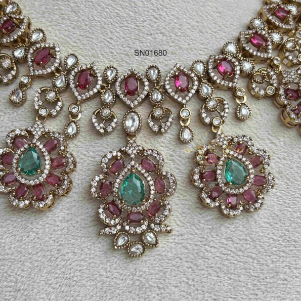 Victorian Pink and Green Neckset