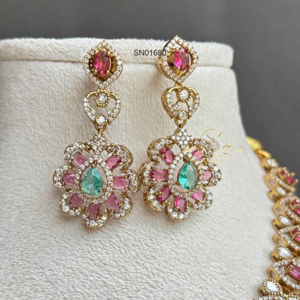 Victorian Pink and Green Neckset