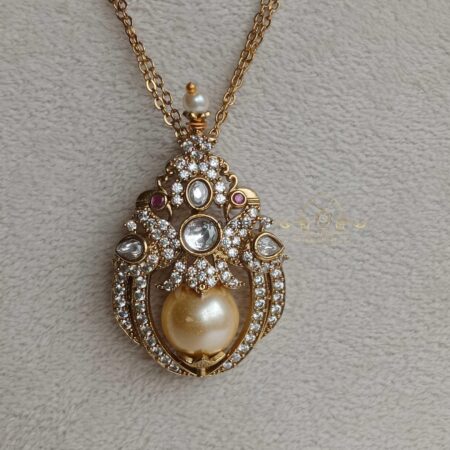 Dazzling Victorian Pearl Necklace