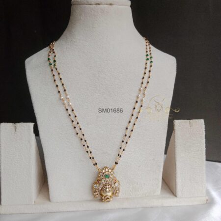 Victorian Pearl Pendante in Black Beads