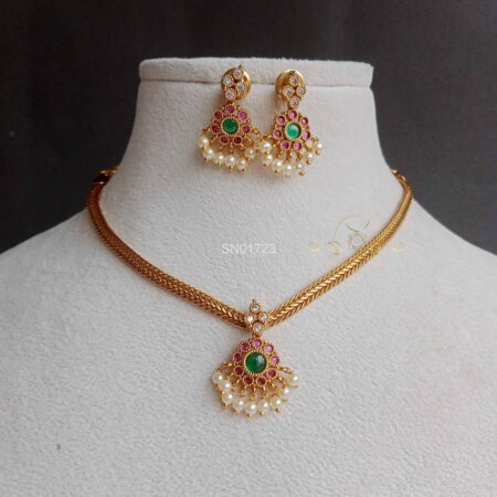 Traditional Pendant Chain Necklace