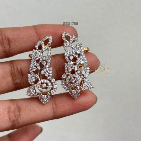 Sparkling AD Earcuff
