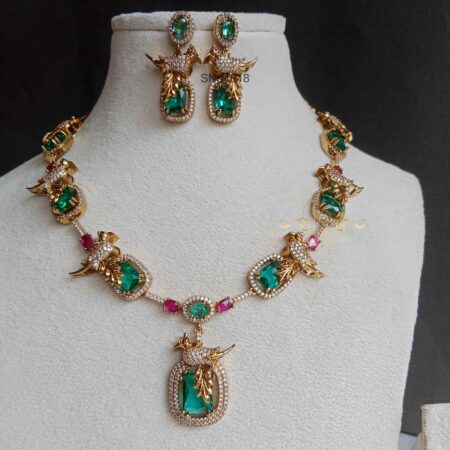 Bird Green Stone Victorian Necklace