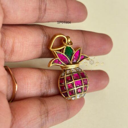 Jadau Kalasa Pendant