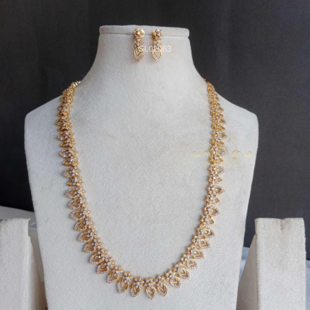 Diamond Replica Flower and Petal Haram