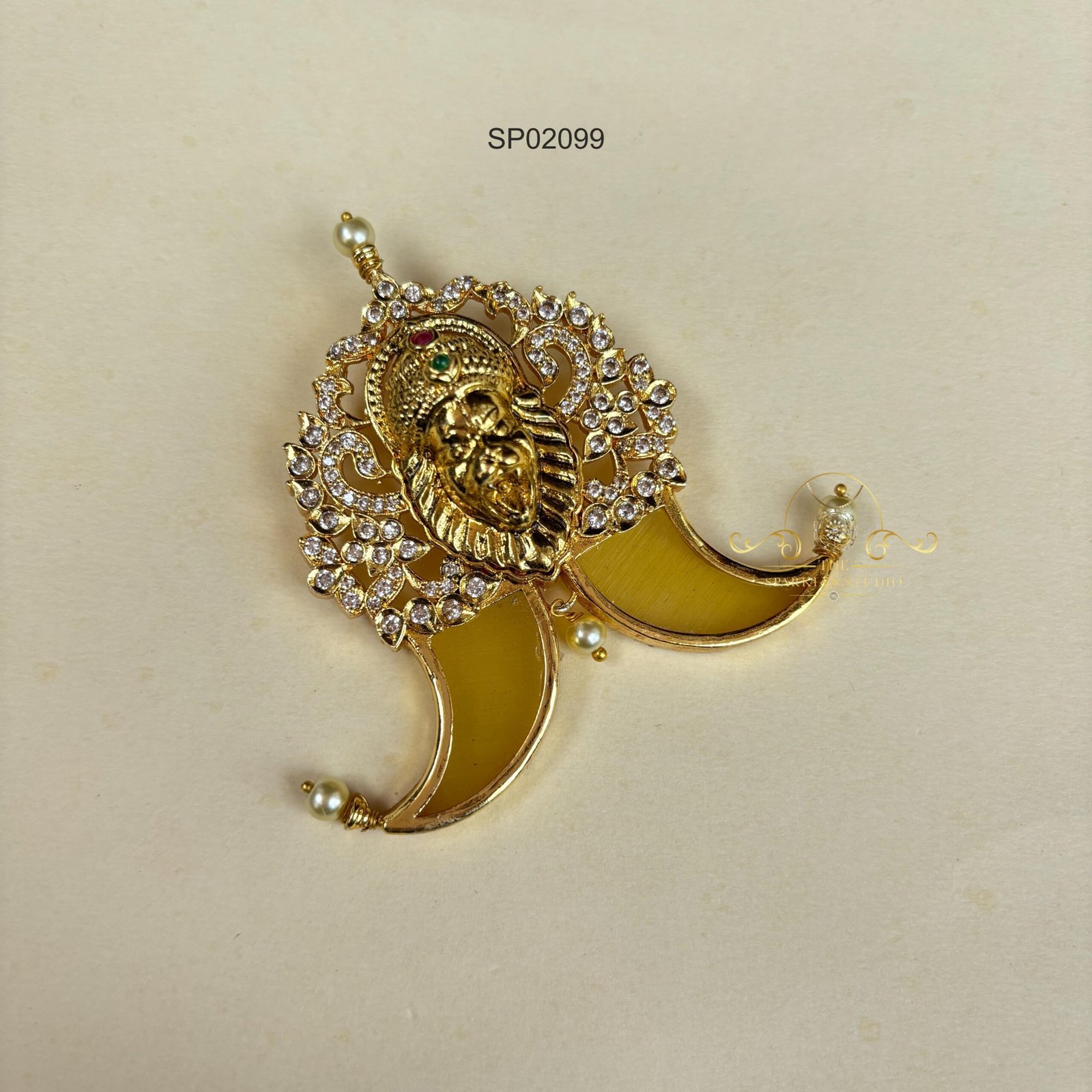 2099_1 Mens Tiger Nail Pendant