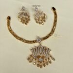 Traditional Lotus Neckset