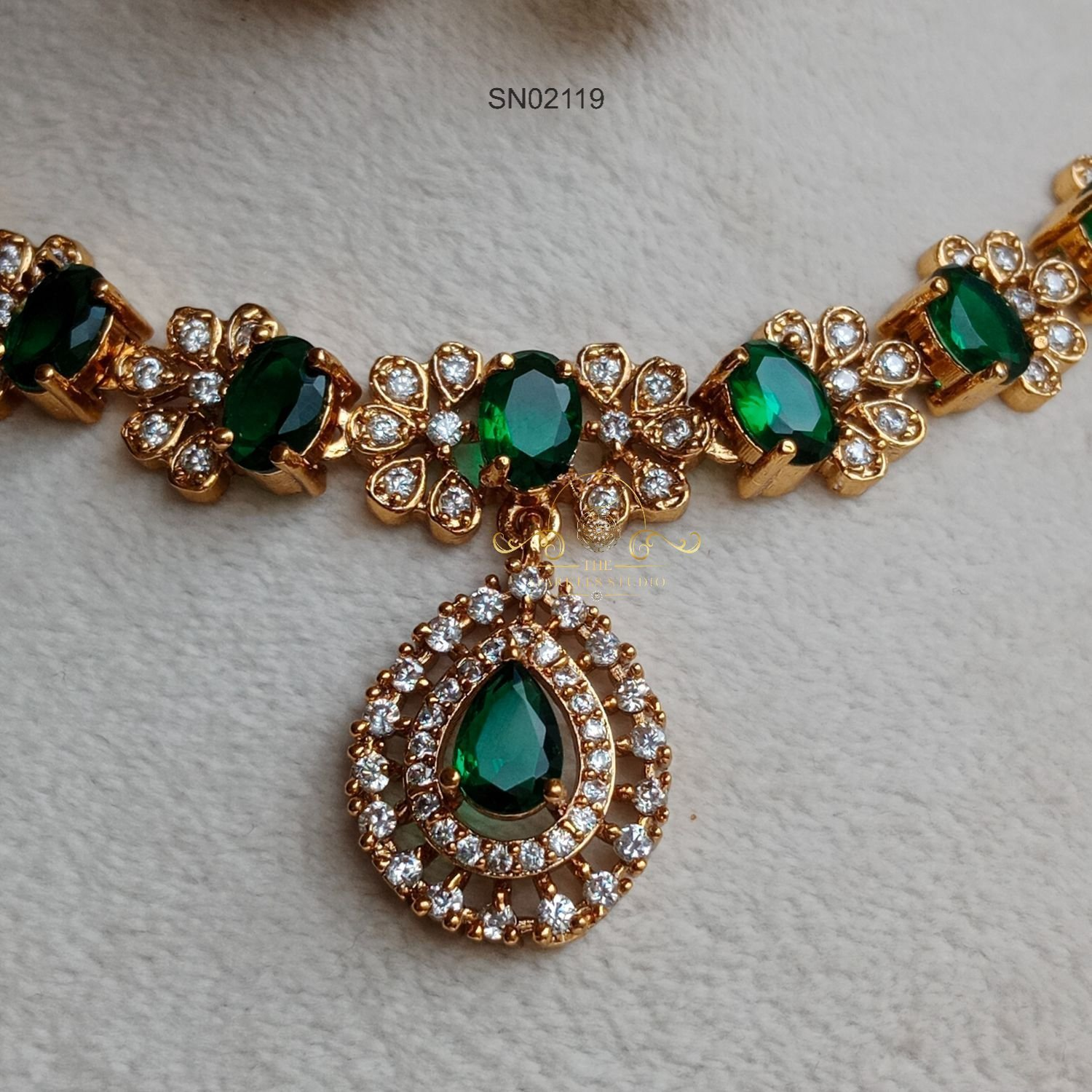 2119_3.webp AD Emerald Necklace