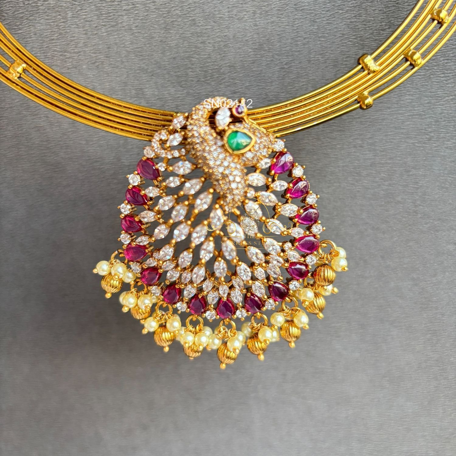 2142_3.webp AD Peacock Pendant Hasli Necklace