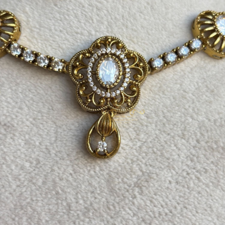 Home 69 Antique Victorian white Stone Neckset