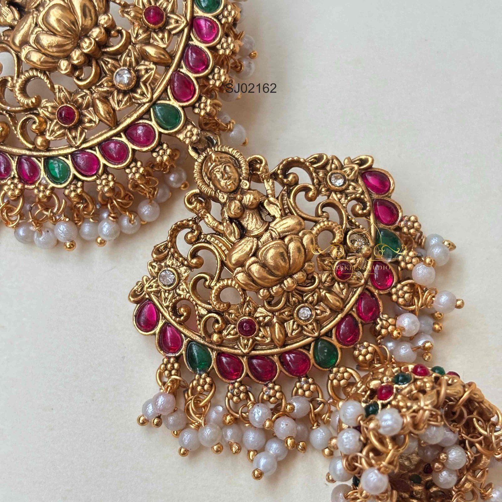2162_2.webp Goddess Lakshmi Kemp and Pearl Drop Hair Accessory