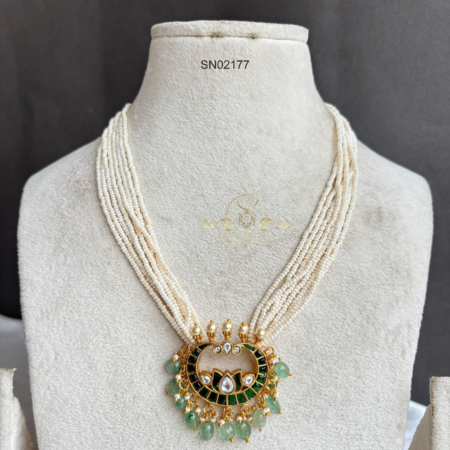 Green Jadau Pendant in Pearl Necklace