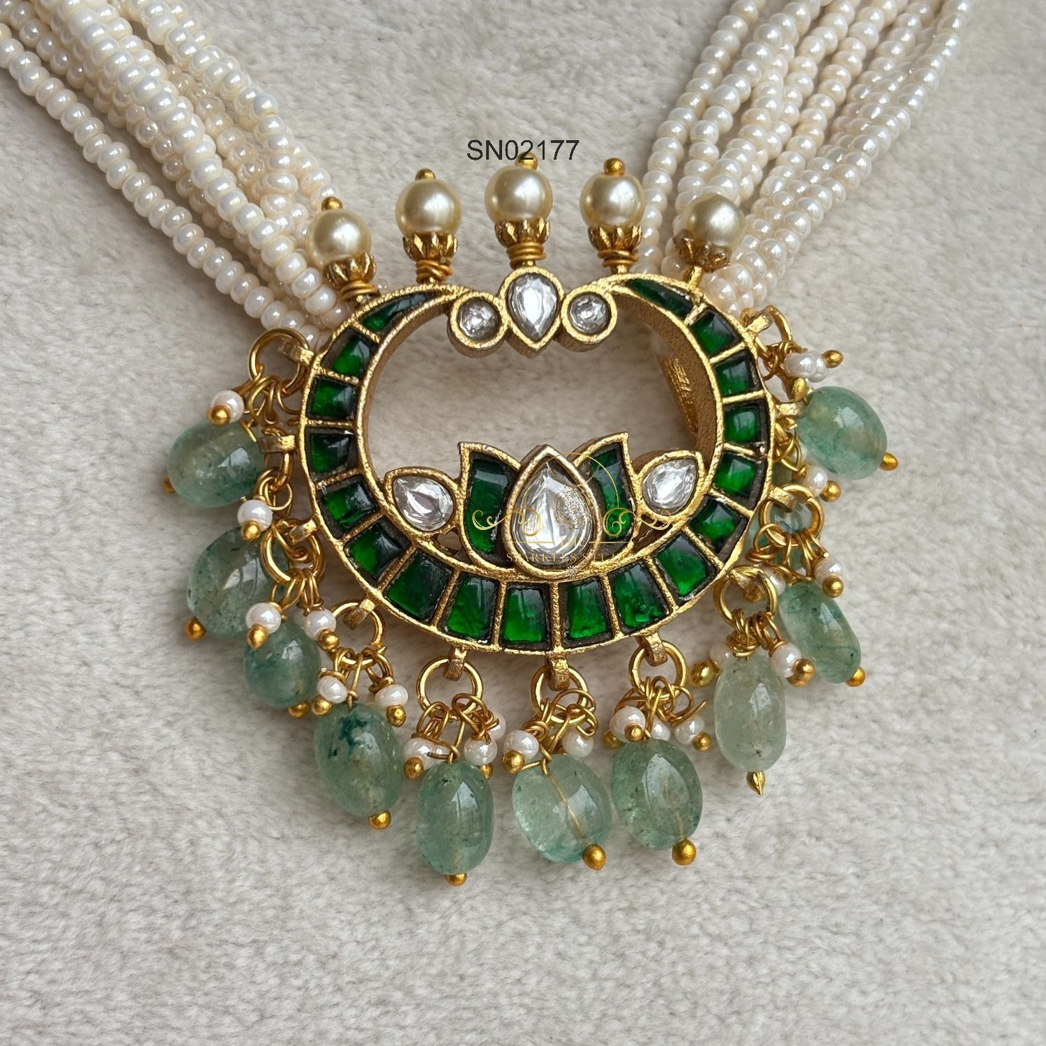 2177_2.webp Green Jadau Pendant in Pearl Necklace