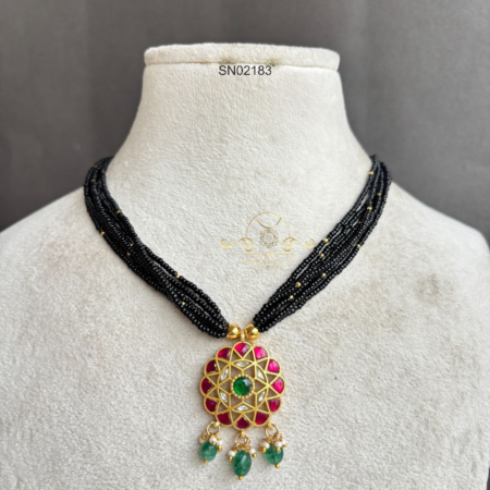Pretty black Beads Jadau Necklace