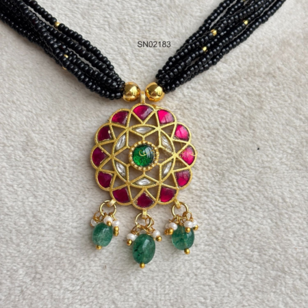 Pretty black Beads Jadau Necklace